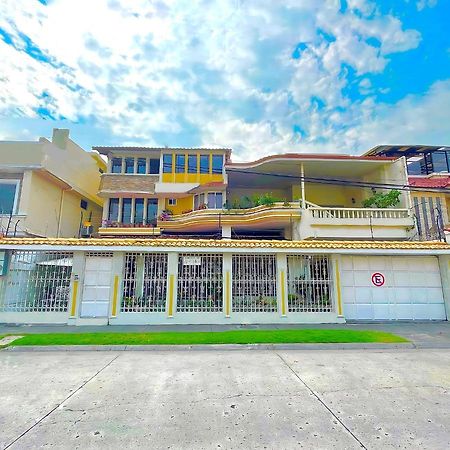 Villa Garza Inn Guayaquil Extérieur photo